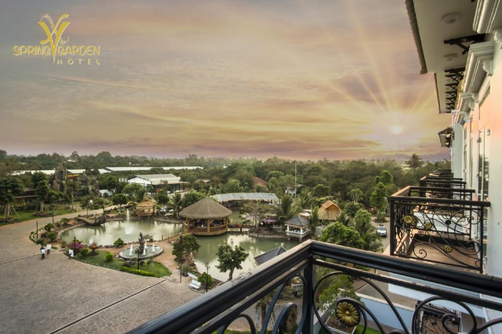 Spring Garden Hotel Lk Long Khanh Exterior photo